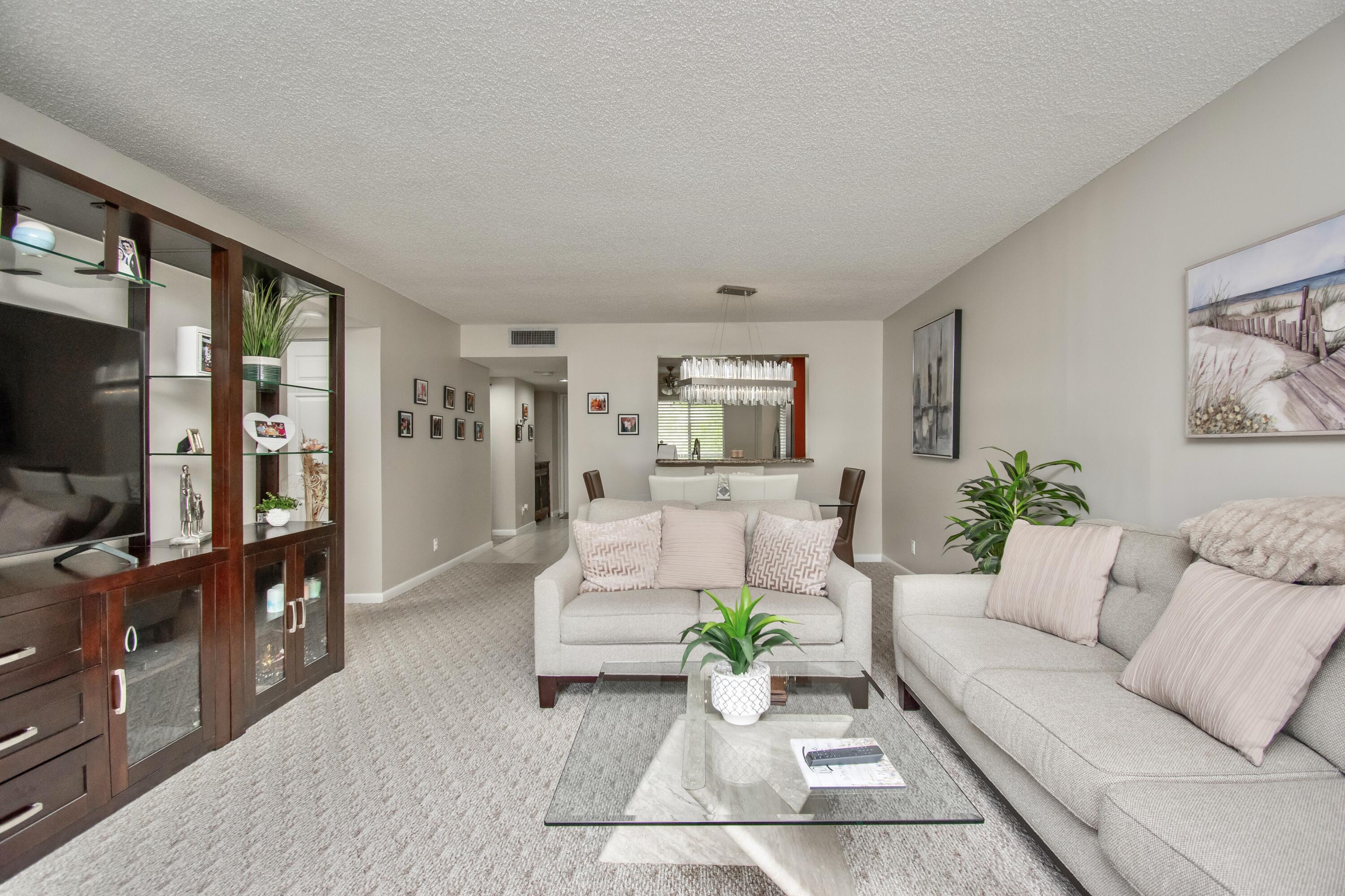 HUNTINGTON LAKES SEC THREE CONDOS - Residential