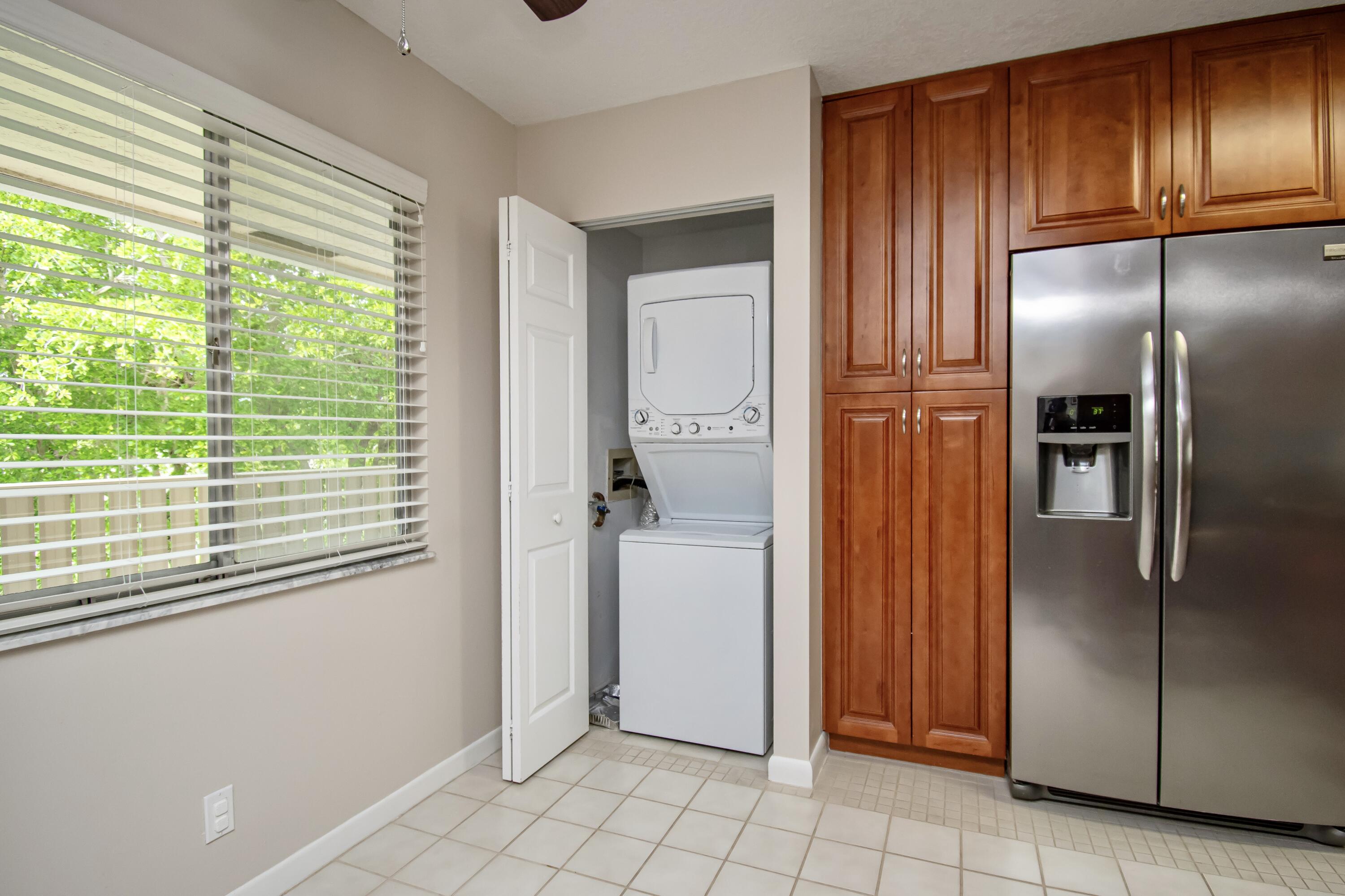 HUNTINGTON LAKES SEC THREE CONDOS - Residential