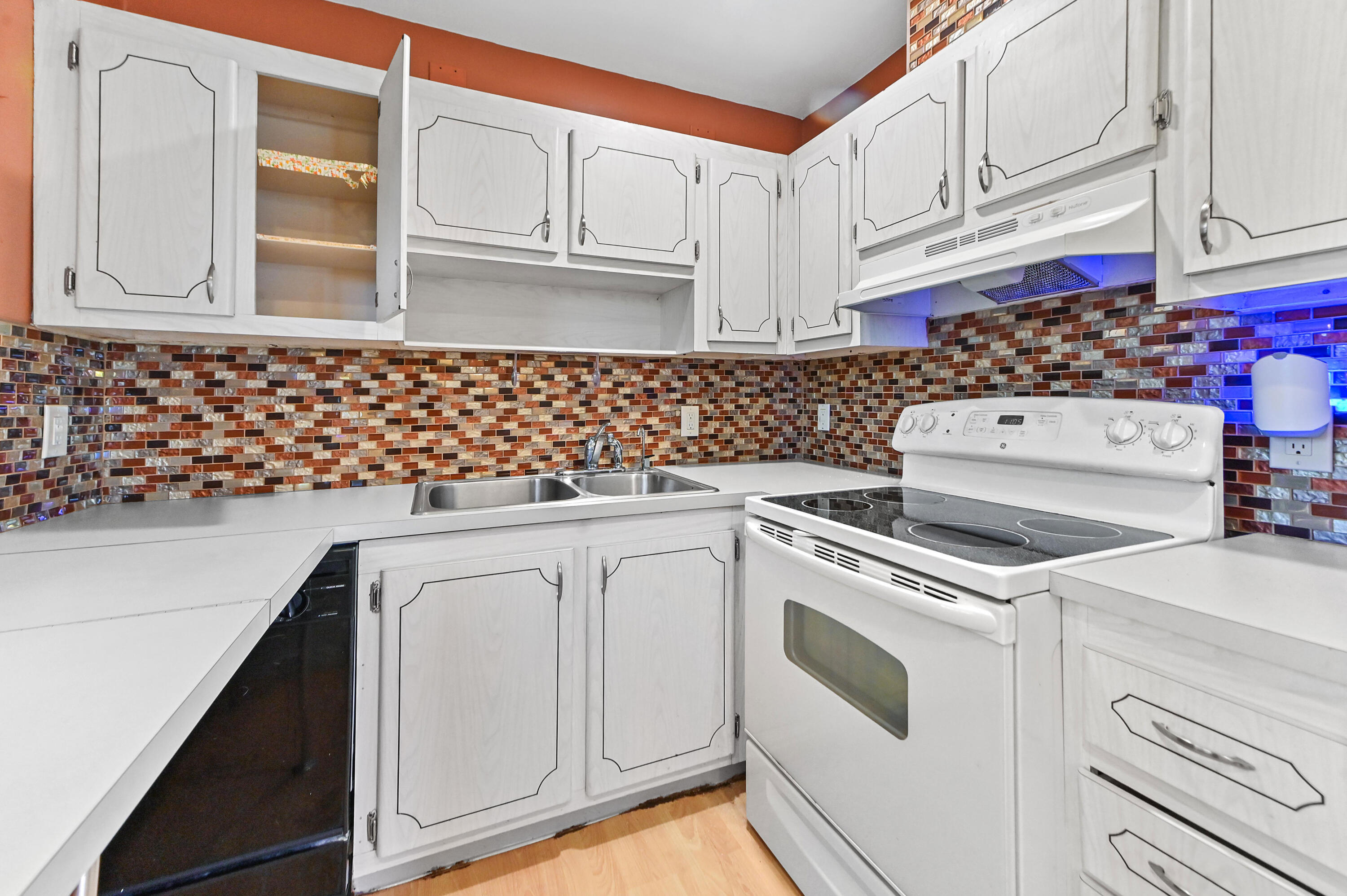 KINGS POINT SEVILLE CONDOS - Residential