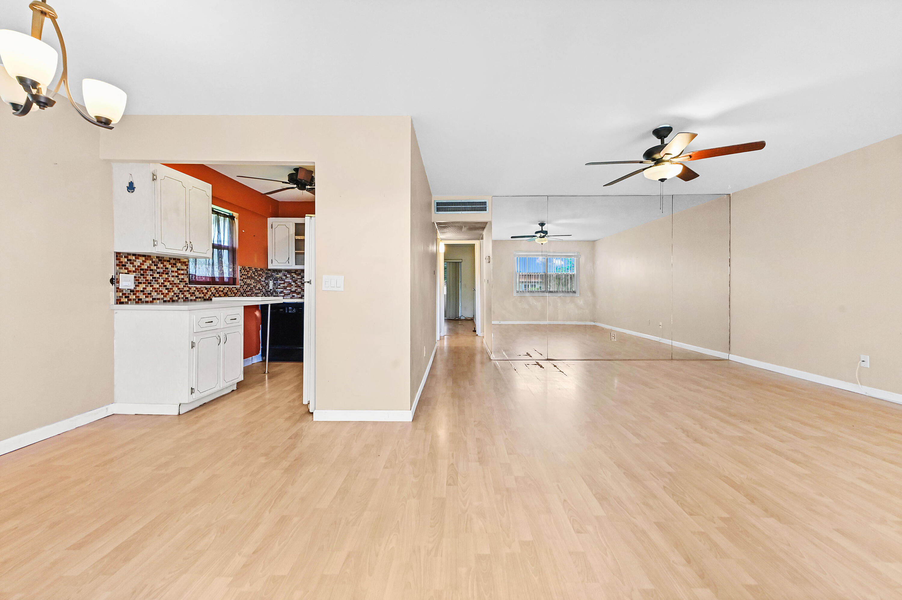 View photos, virtual tours, details... 49 Seville C