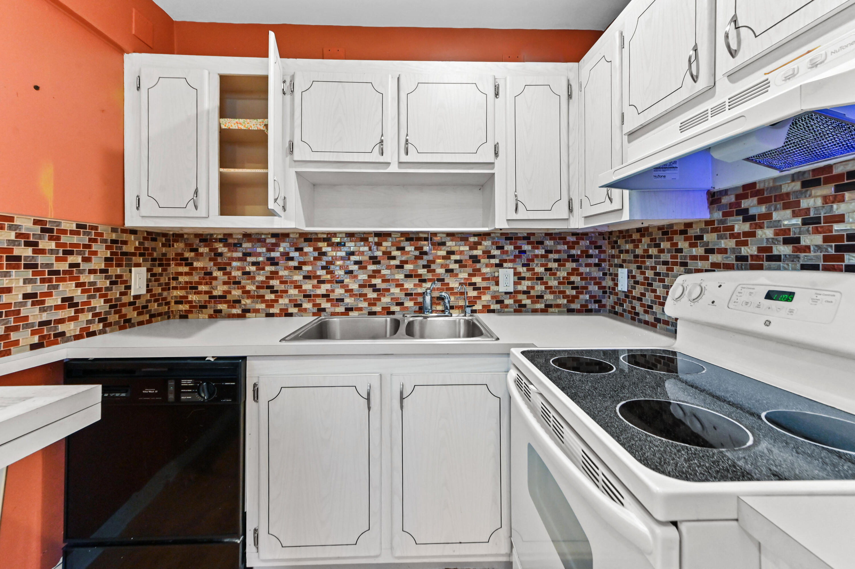 KINGS POINT SEVILLE CONDOS - Residential
