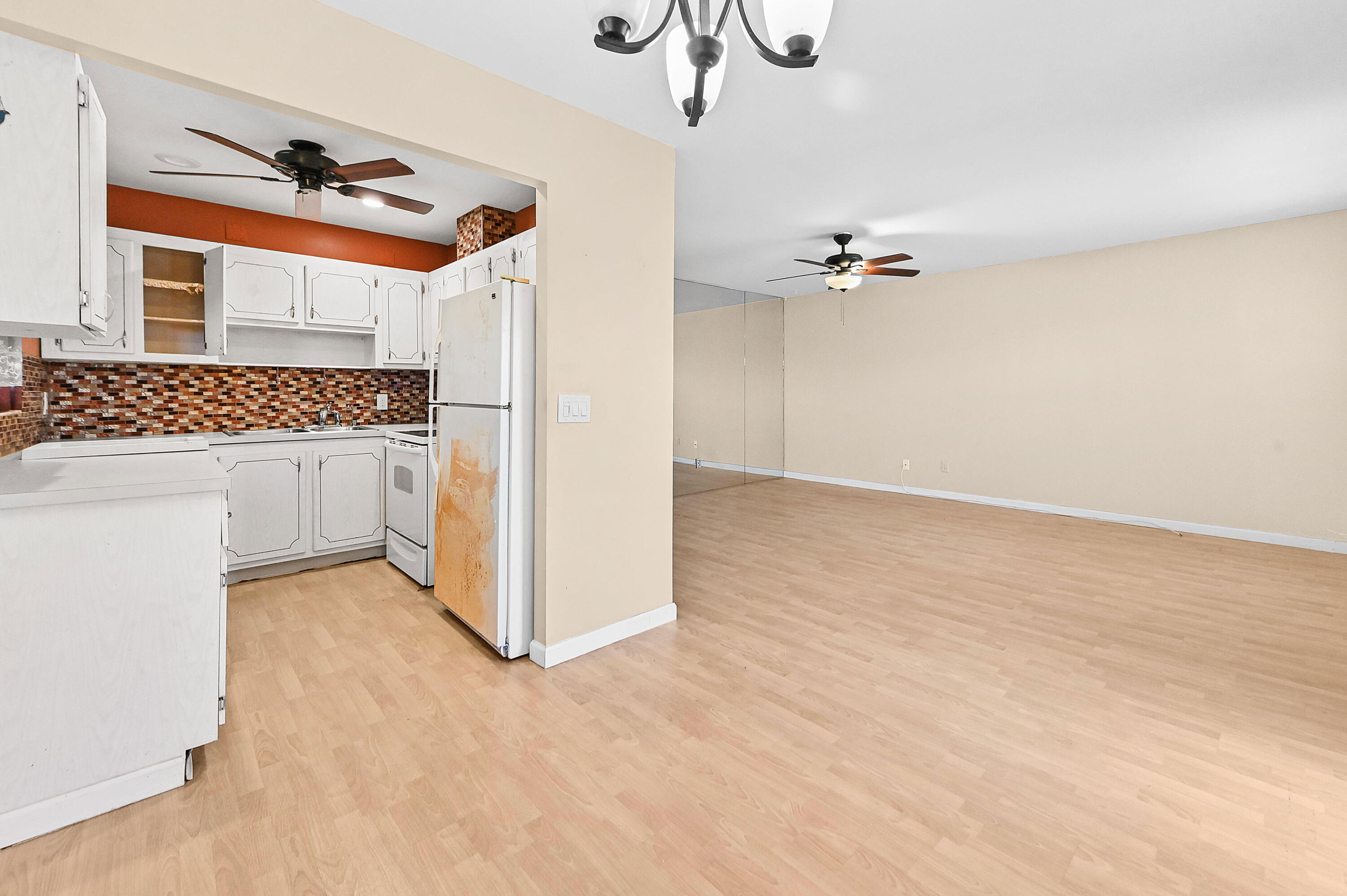 KINGS POINT SEVILLE CONDOS - Residential