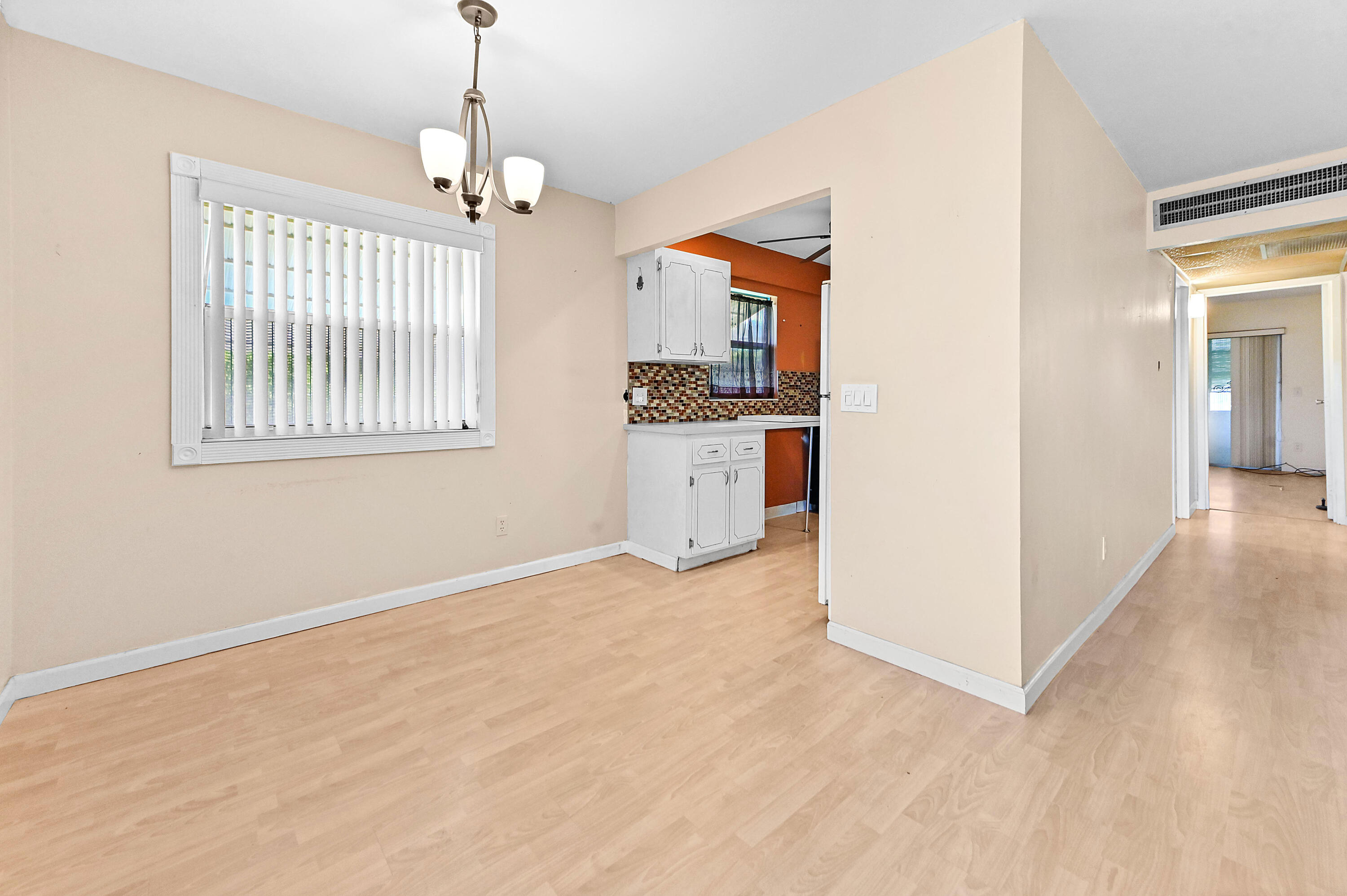 View photos, virtual tours, details... 49 Seville C