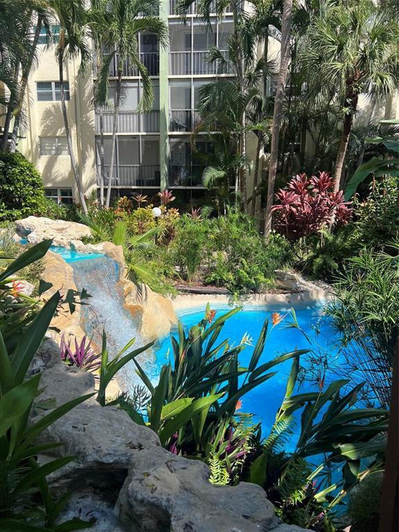 CROSS FOX CONDO - Residential