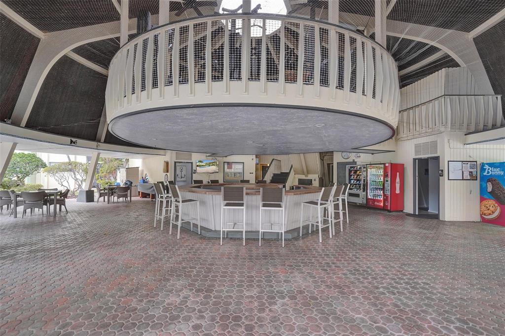 CROSS FOX CONDO - Residential