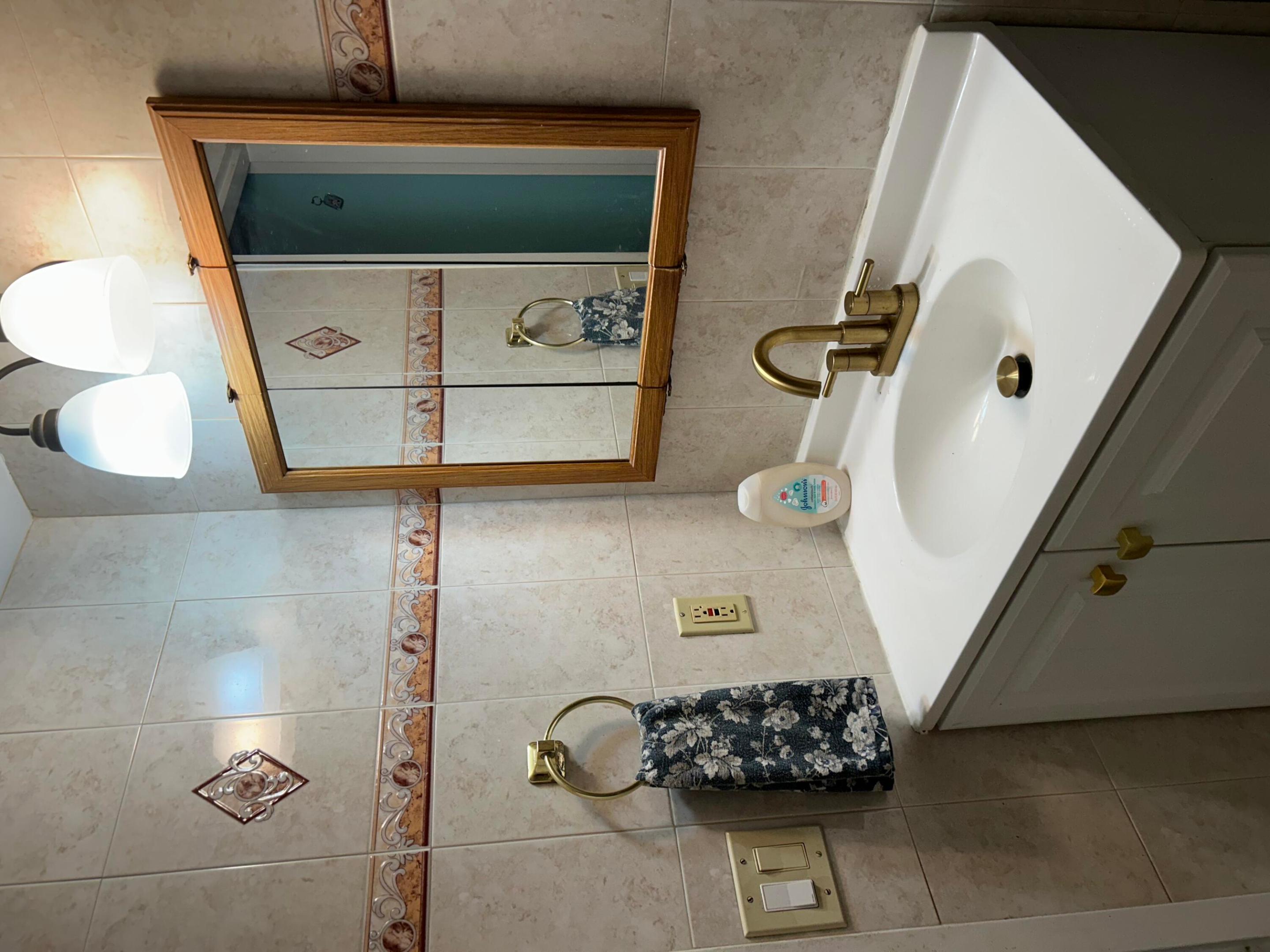 CROSS FOX CONDO - Residential