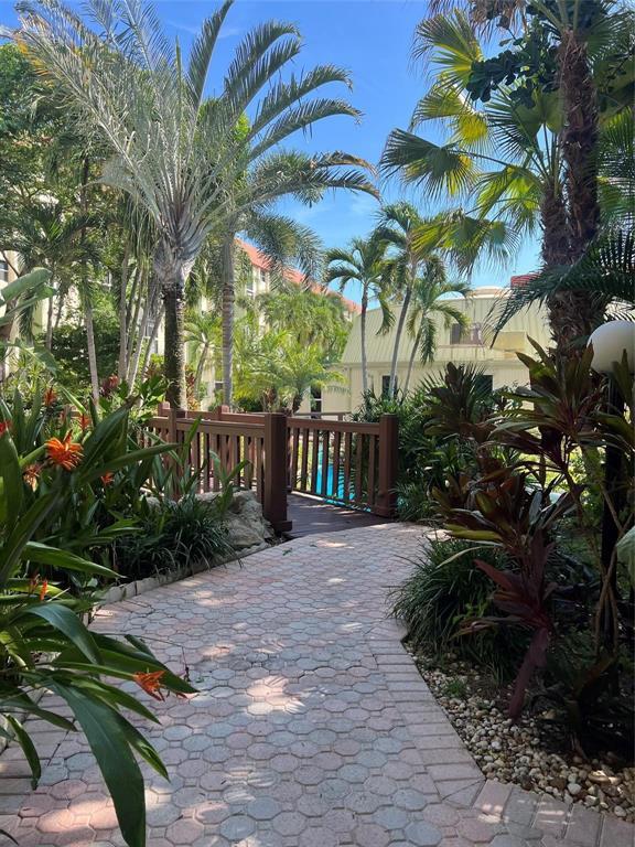 CROSS FOX CONDO - Residential