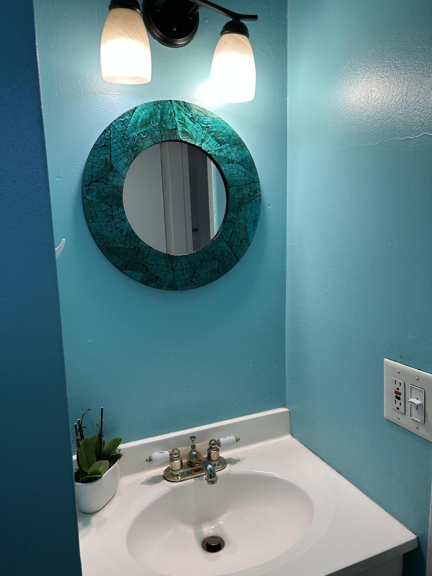 CROSS FOX CONDO - Residential