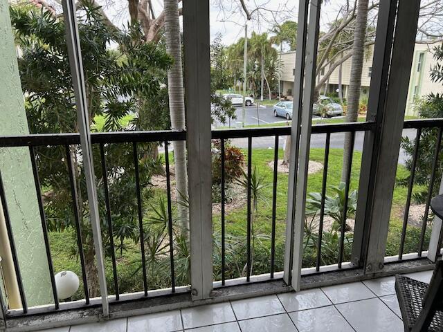 CROSS FOX CONDO - Residential