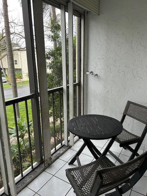 CROSS FOX CONDO - Residential