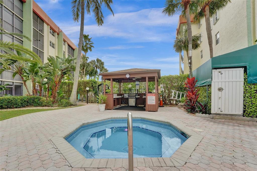 CROSS FOX CONDO - Residential