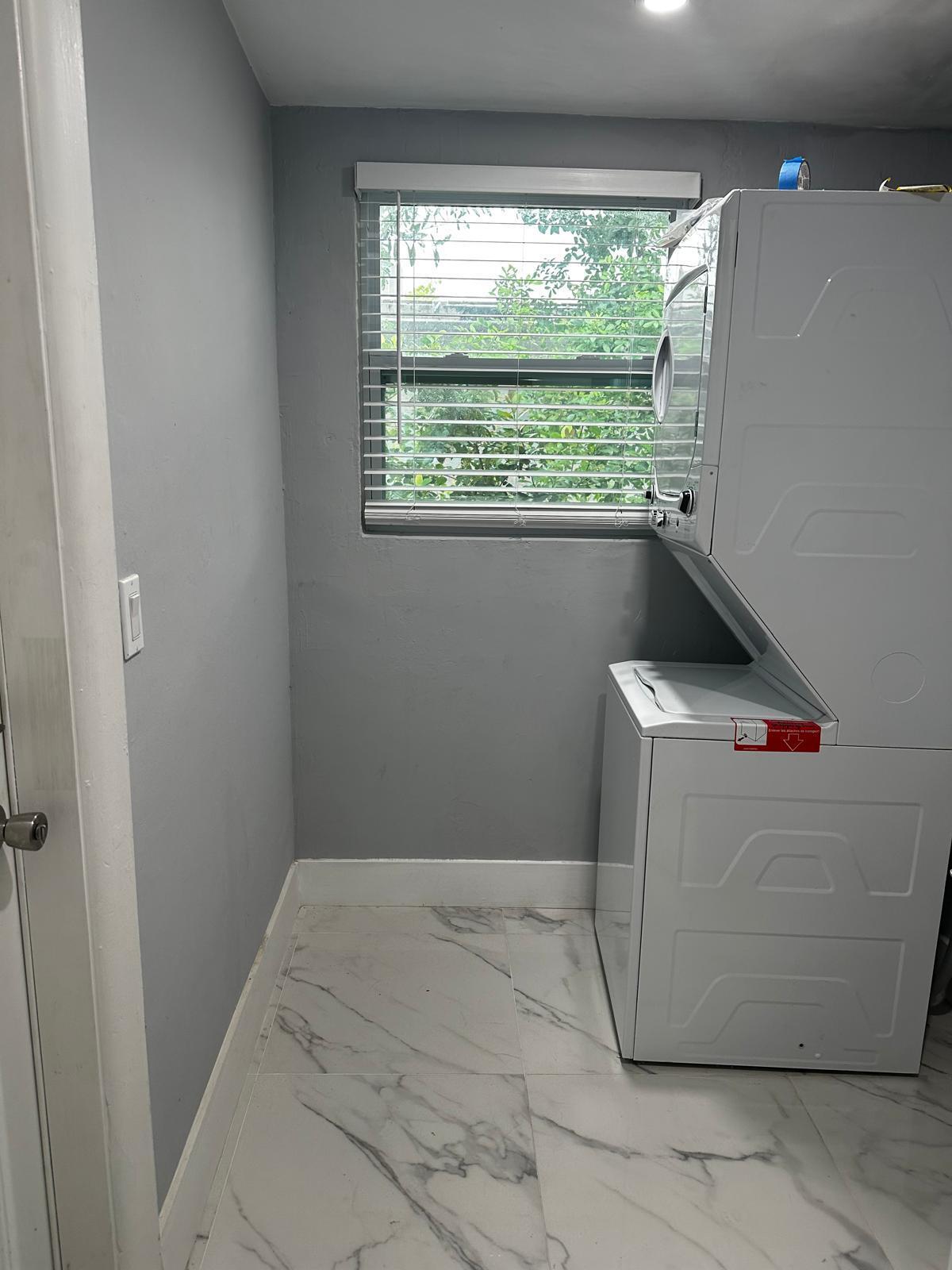 810 NW 40th Street 3