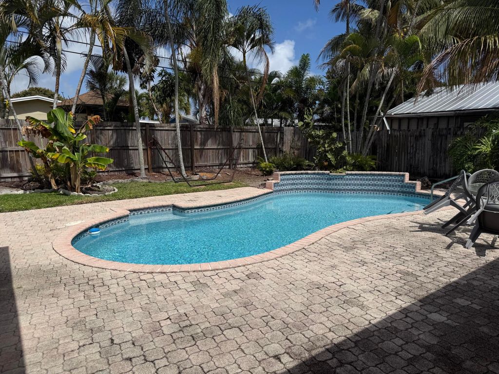 Photo of 1259 SW 7th Street, Boca Raton, FL 33486 (MLS # R11169834)
