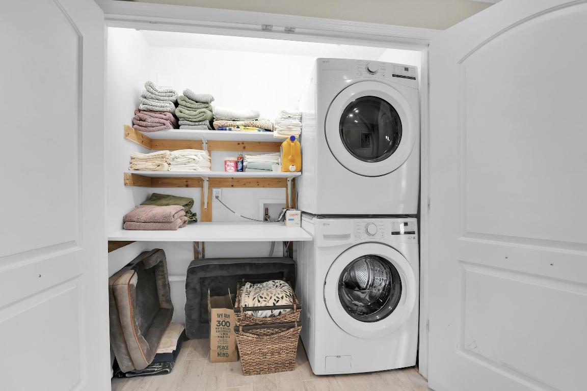 COCO WOOD LAKES SEC 1 - Residential