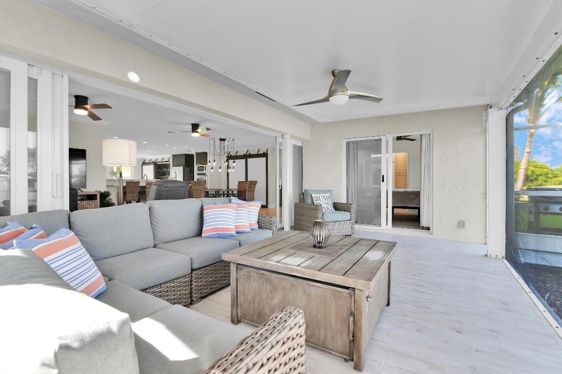 COCO WOOD LAKES SEC 1 - Residential