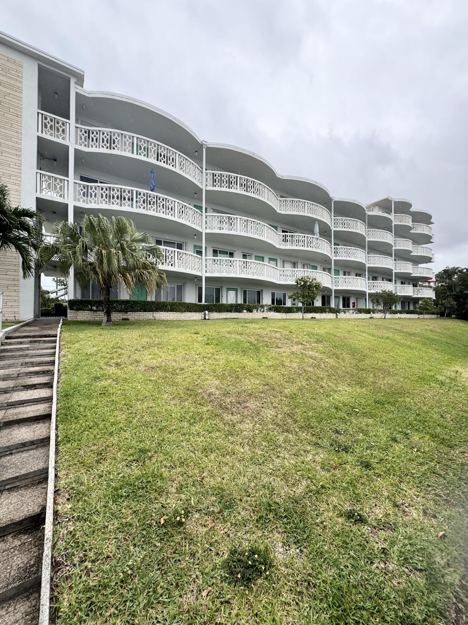 2381 Sunset Avenue 117