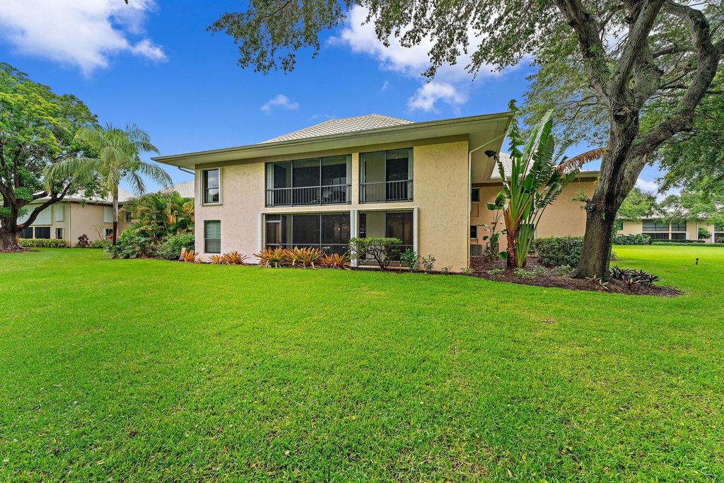 Photo of 10 SE Turtle Creek Drive #A, Tequesta, FL 33469 (MLS # R10983425)