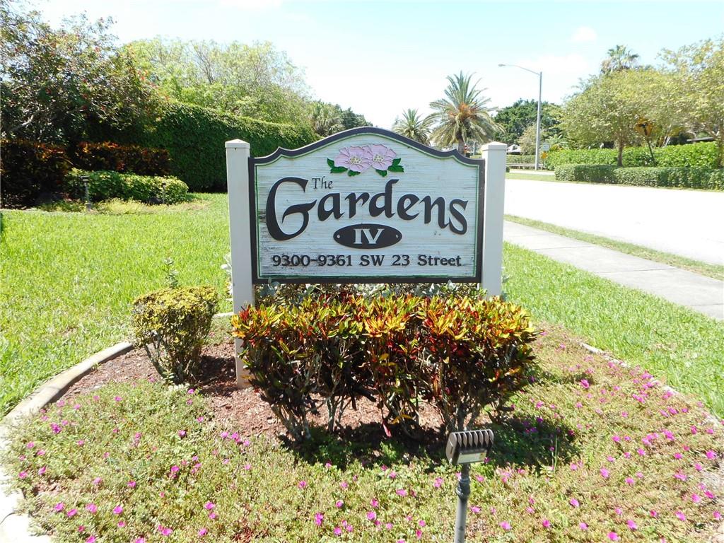 Pine Island Ridge - Residential