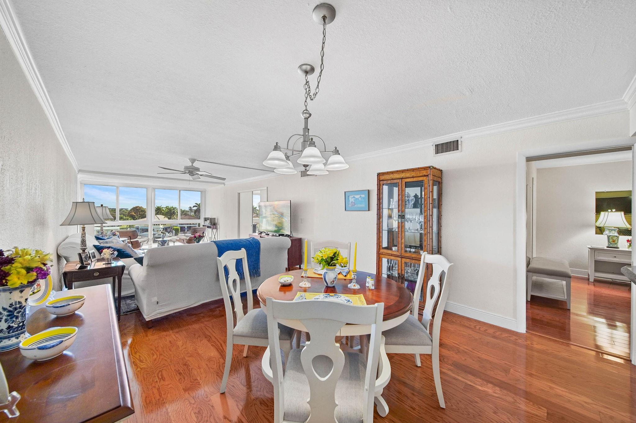 3100 NE 49th St 403