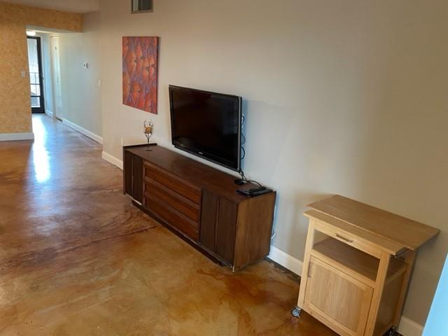 SOMERSET - Residential