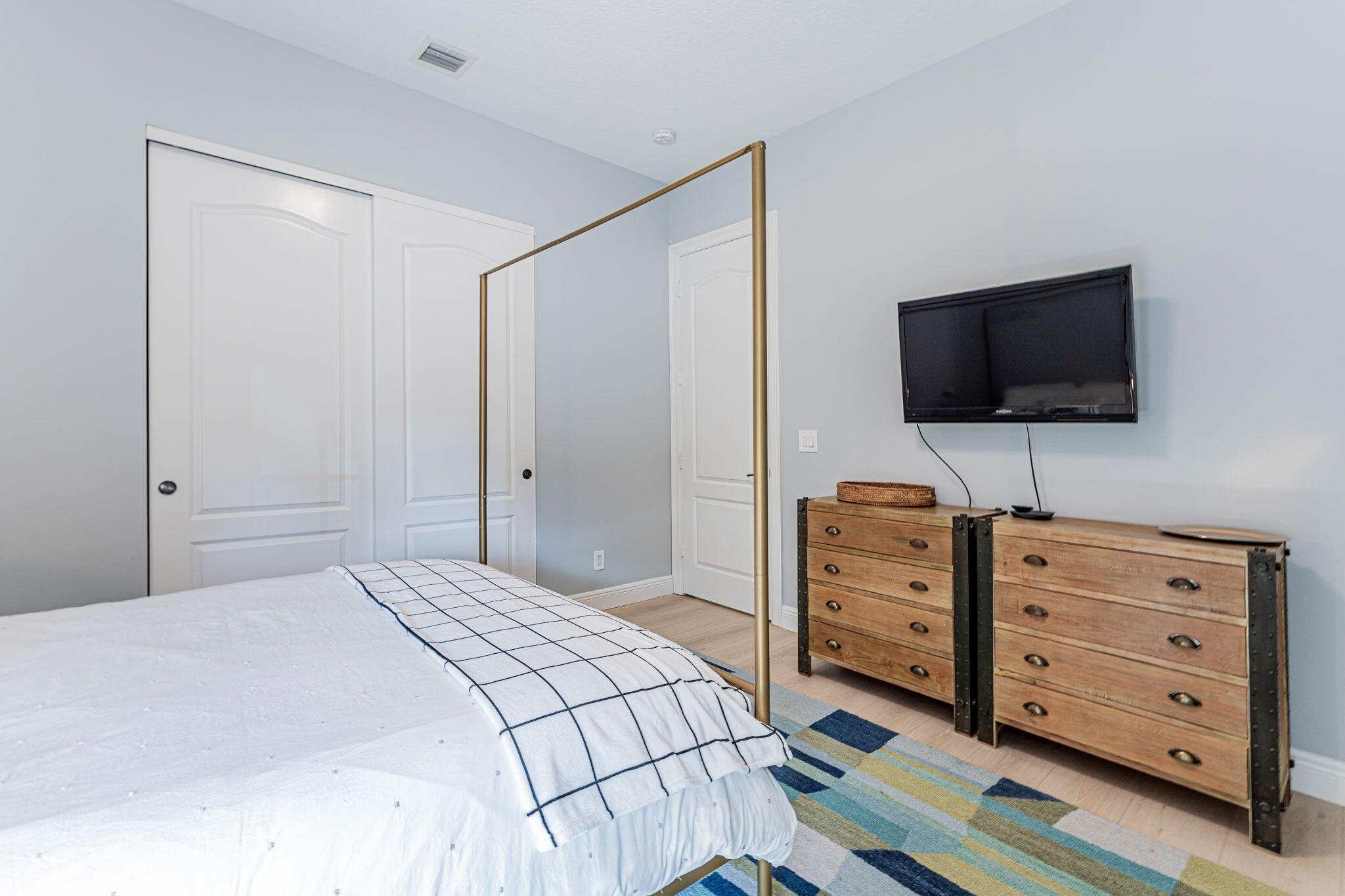 GOLF AND TENNIS VILLAGE P - Residential Lease