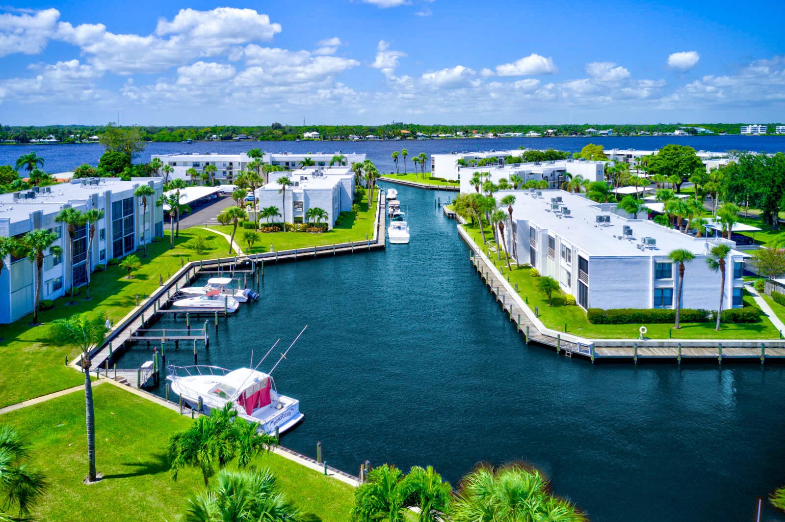 1950 SW PALM CITY Road 5-106
