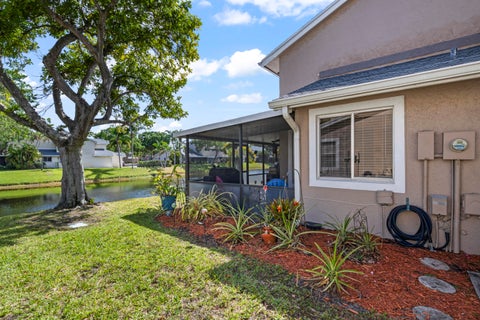 Tiny photo for 2030 Discovery Circle E, Deerfield Beach, FL 33442 (MLS # B26025803)