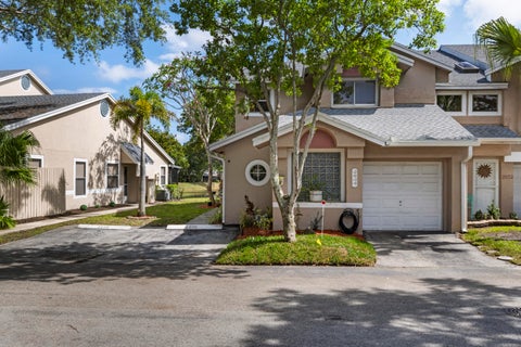 Tiny photo for 2030 Discovery Circle E, Deerfield Beach, FL 33442 (MLS # B26025803)