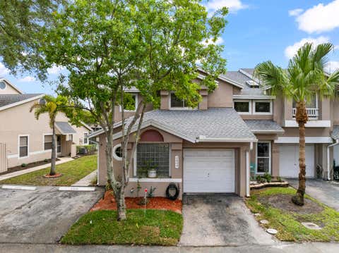 Tiny photo for 2030 Discovery Circle E, Deerfield Beach, FL 33442 (MLS # B26025803)