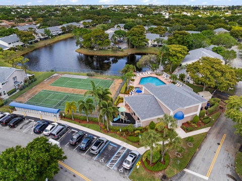 Tiny photo for 2030 Discovery Circle E, Deerfield Beach, FL 33442 (MLS # B26025803)