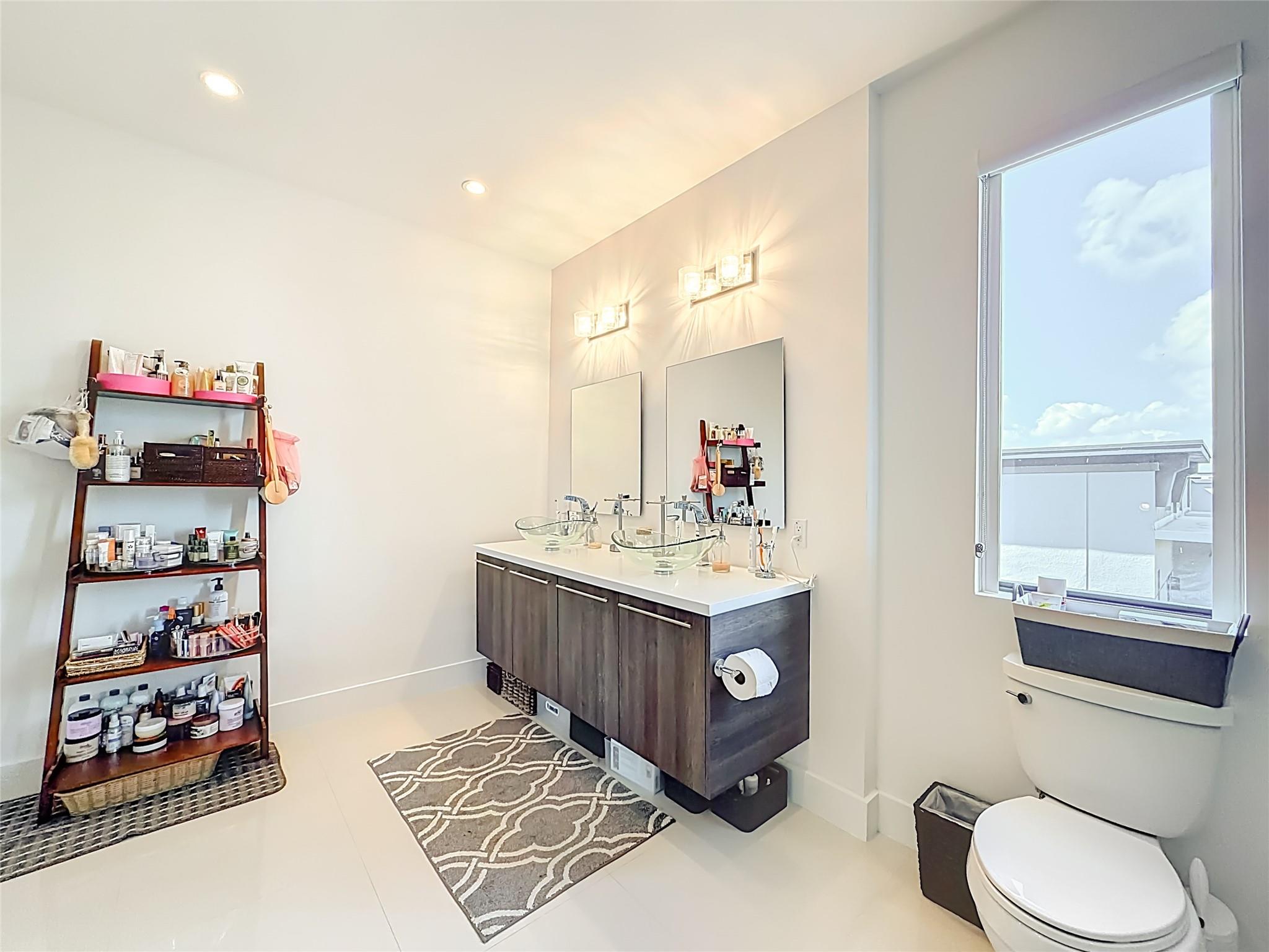 KOI RESIDENCES - Residential