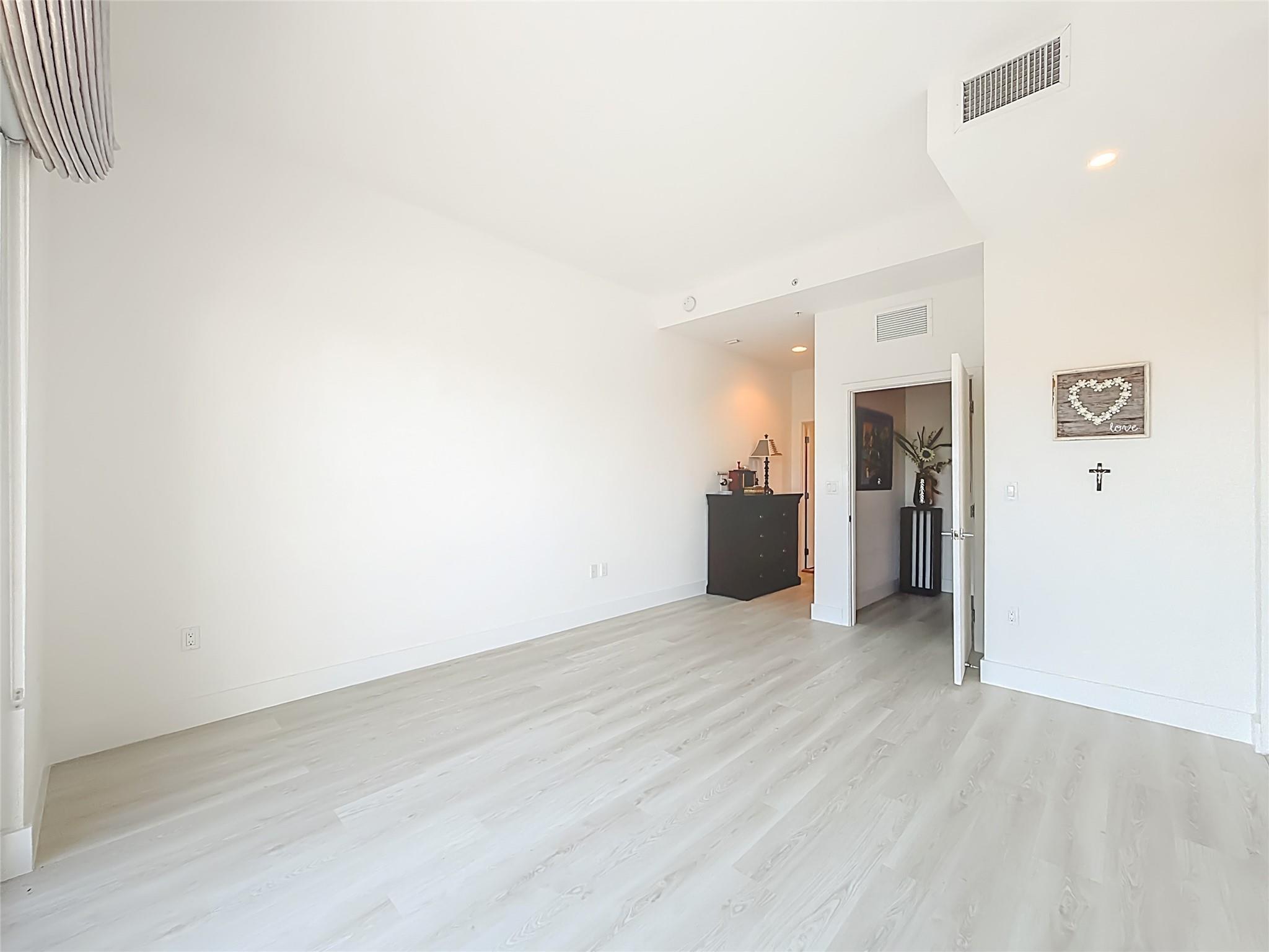 KOI RESIDENCES - Residential