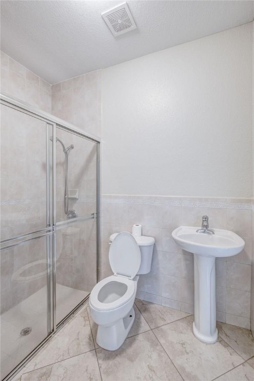 Royal Griffin 172-29 B - Residential