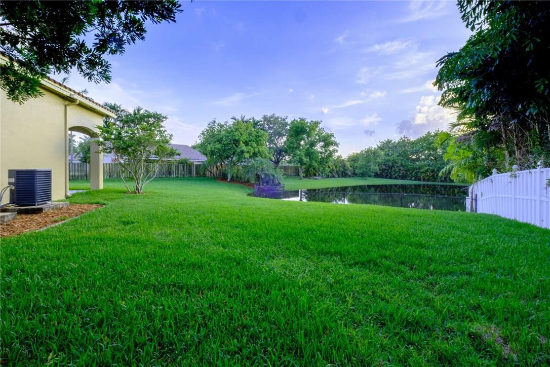 Royal Griffin 172-29 B - Residential