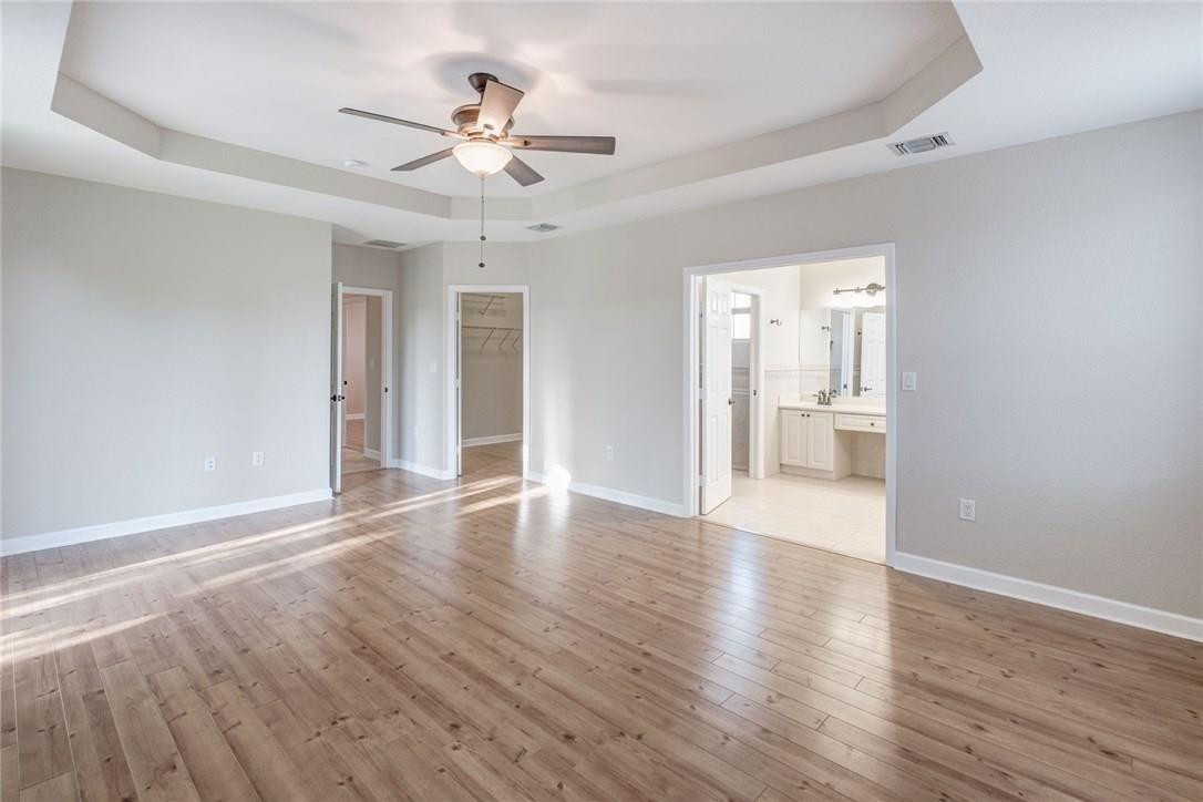 Royal Griffin 172-29 B - Residential