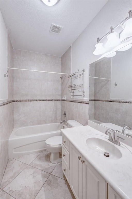 Royal Griffin 172-29 B - Residential