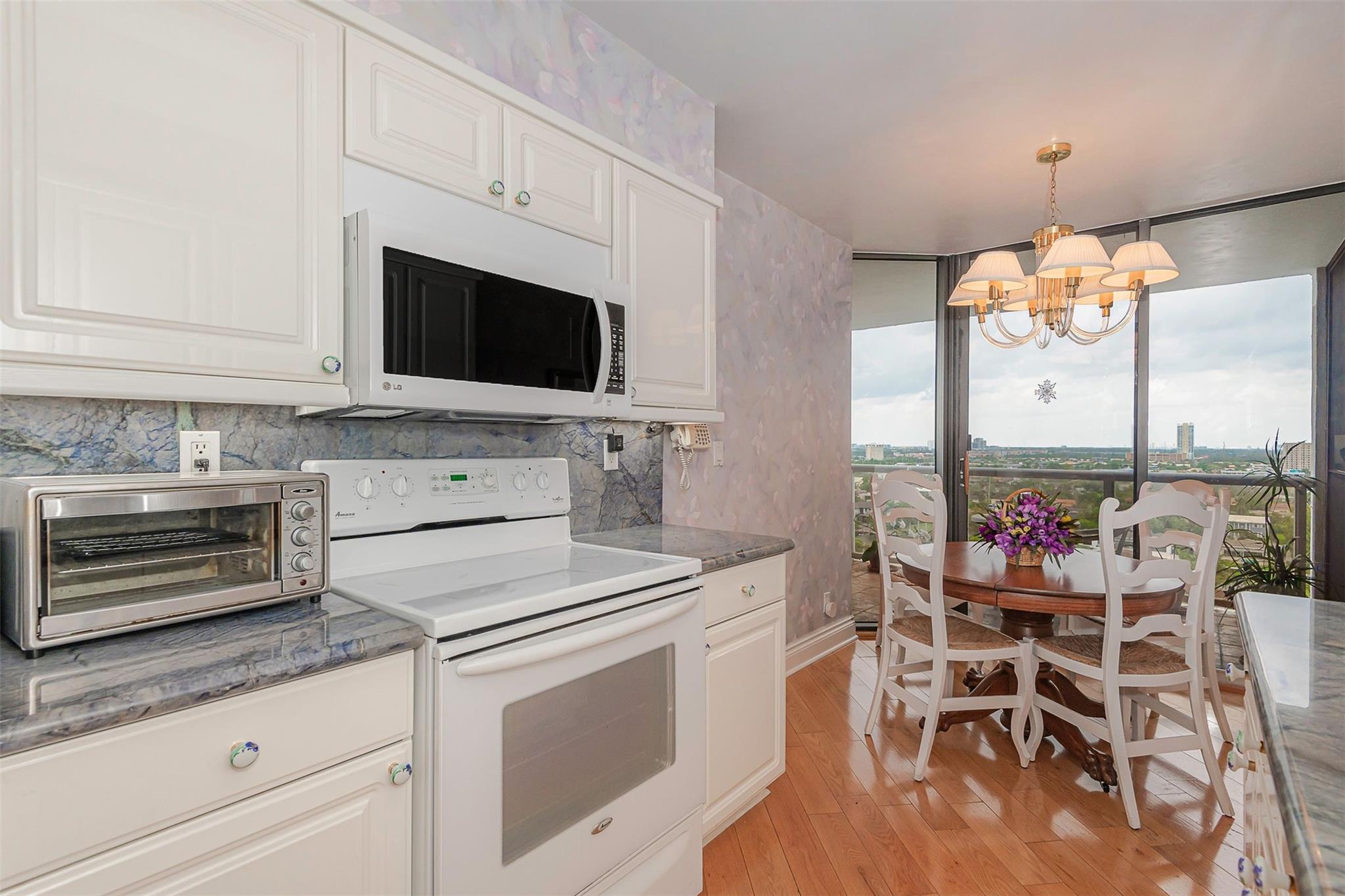 3598 Yacht Club Dr 1402