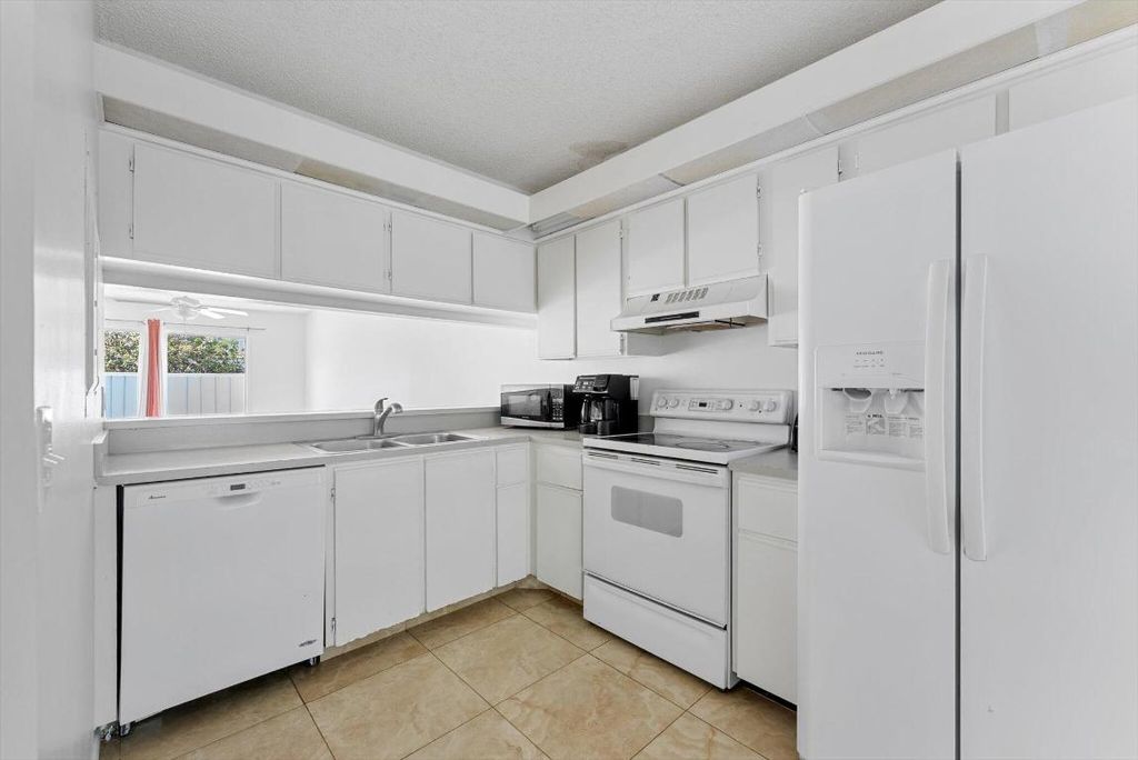 Photo of 6262 Riverwalk Lane #3, Jupiter, FL 33458 (MLS # R10978607)