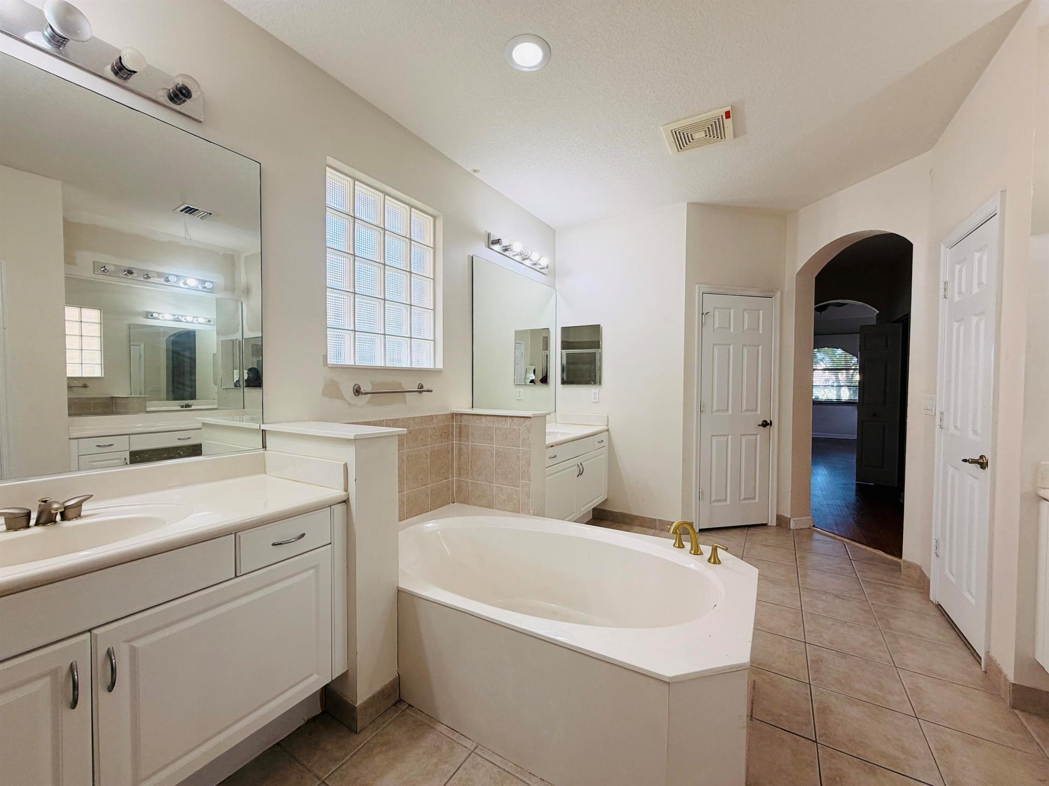 RENAISSANCE SEC 8 - Residential Lease