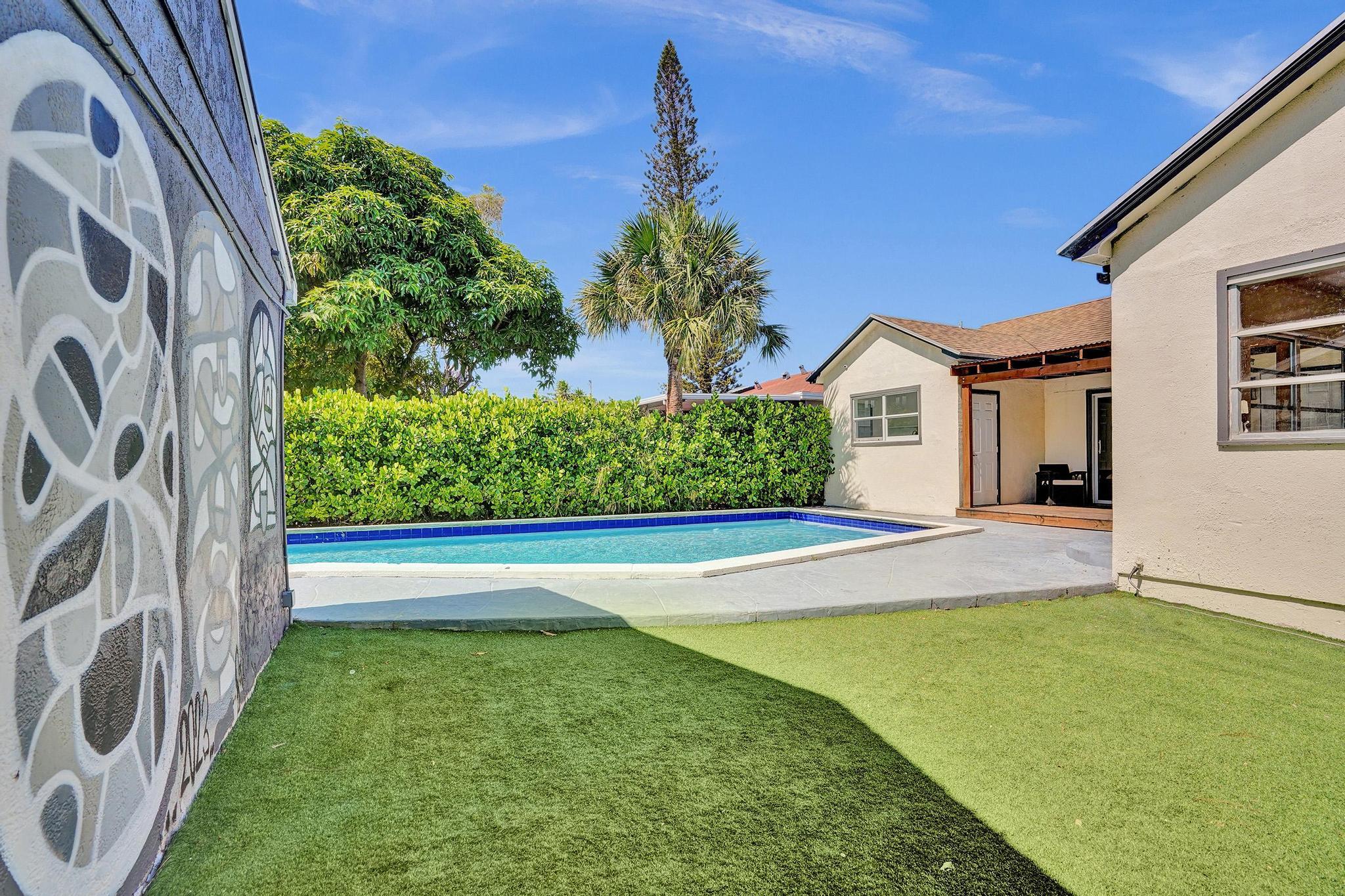 LAKE WORTH TOWN OF - Residential