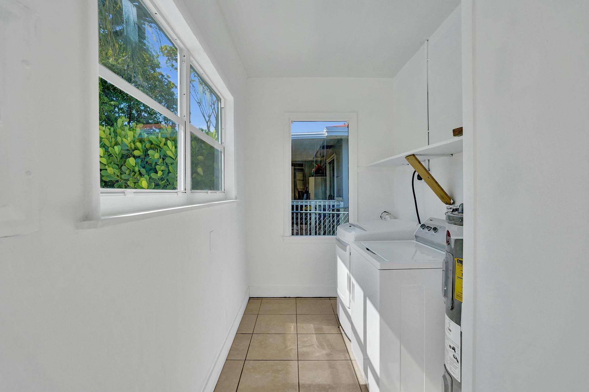 LAKE WORTH TOWN OF - Residential