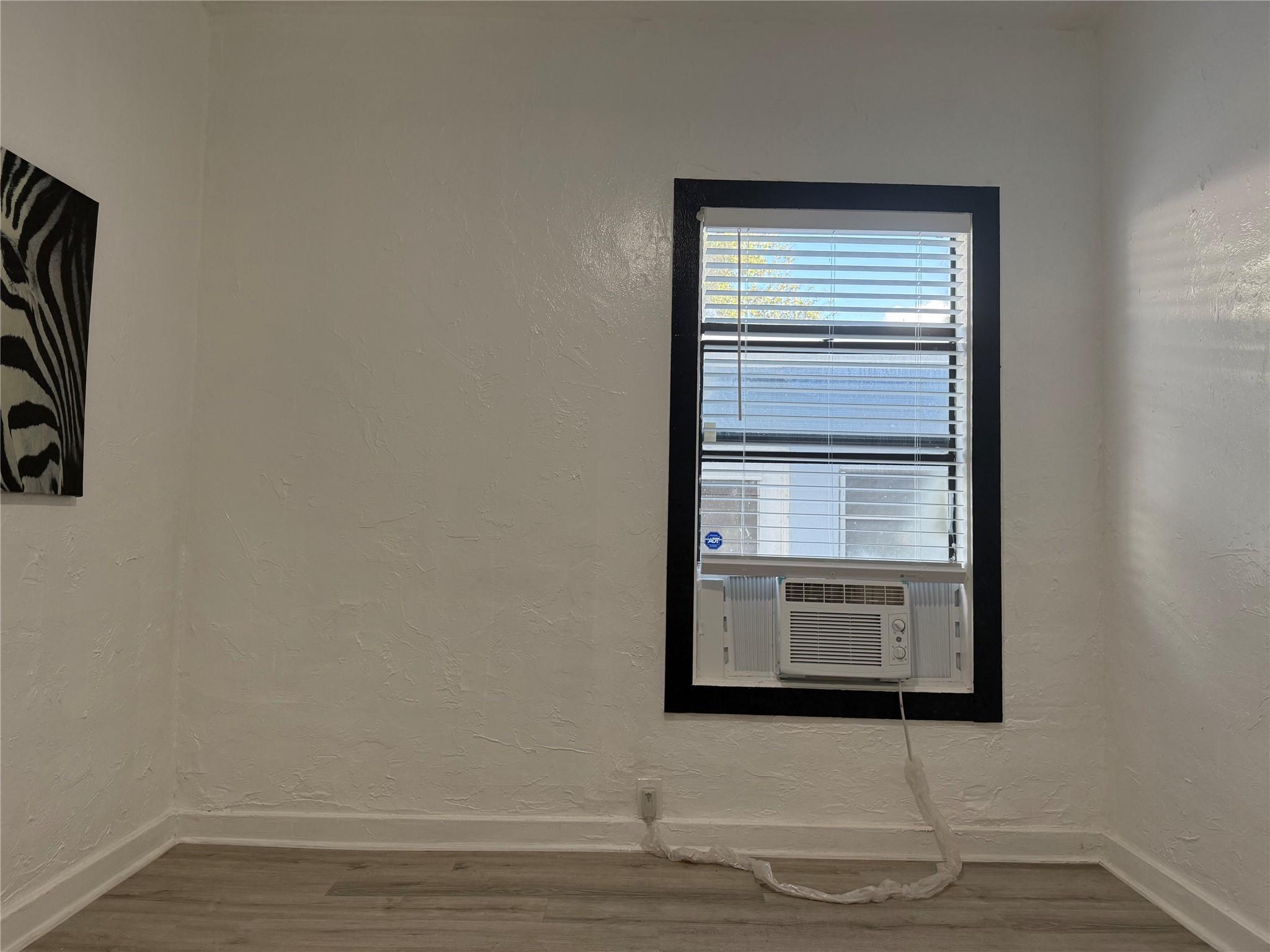 HOLLYWOOD - Residential Lease