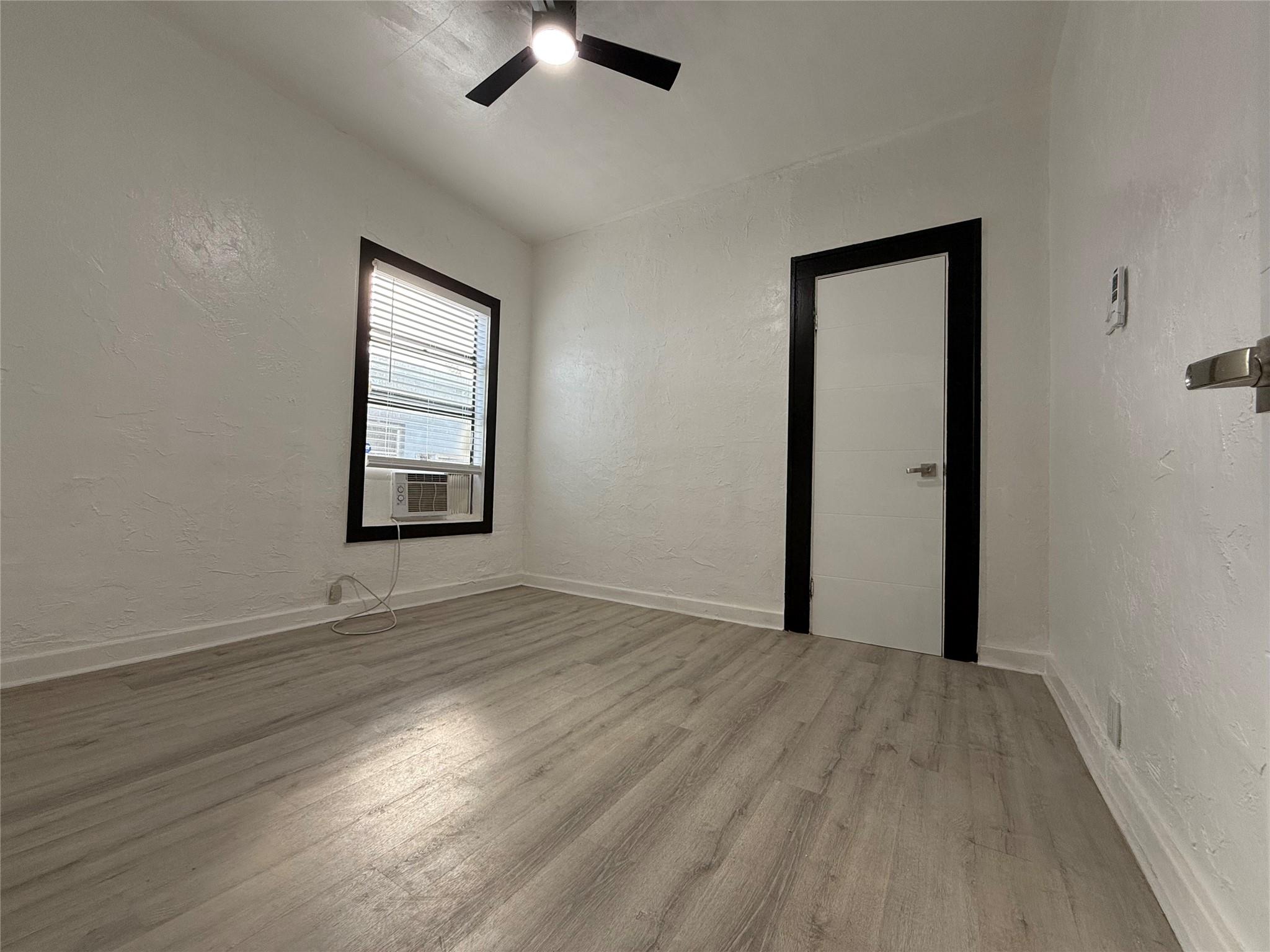 HOLLYWOOD - Residential Lease