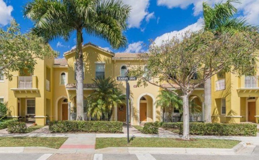 Photo of 127 Seagrape Drive #101, Jupiter, FL 33458 (MLS # R10883590)