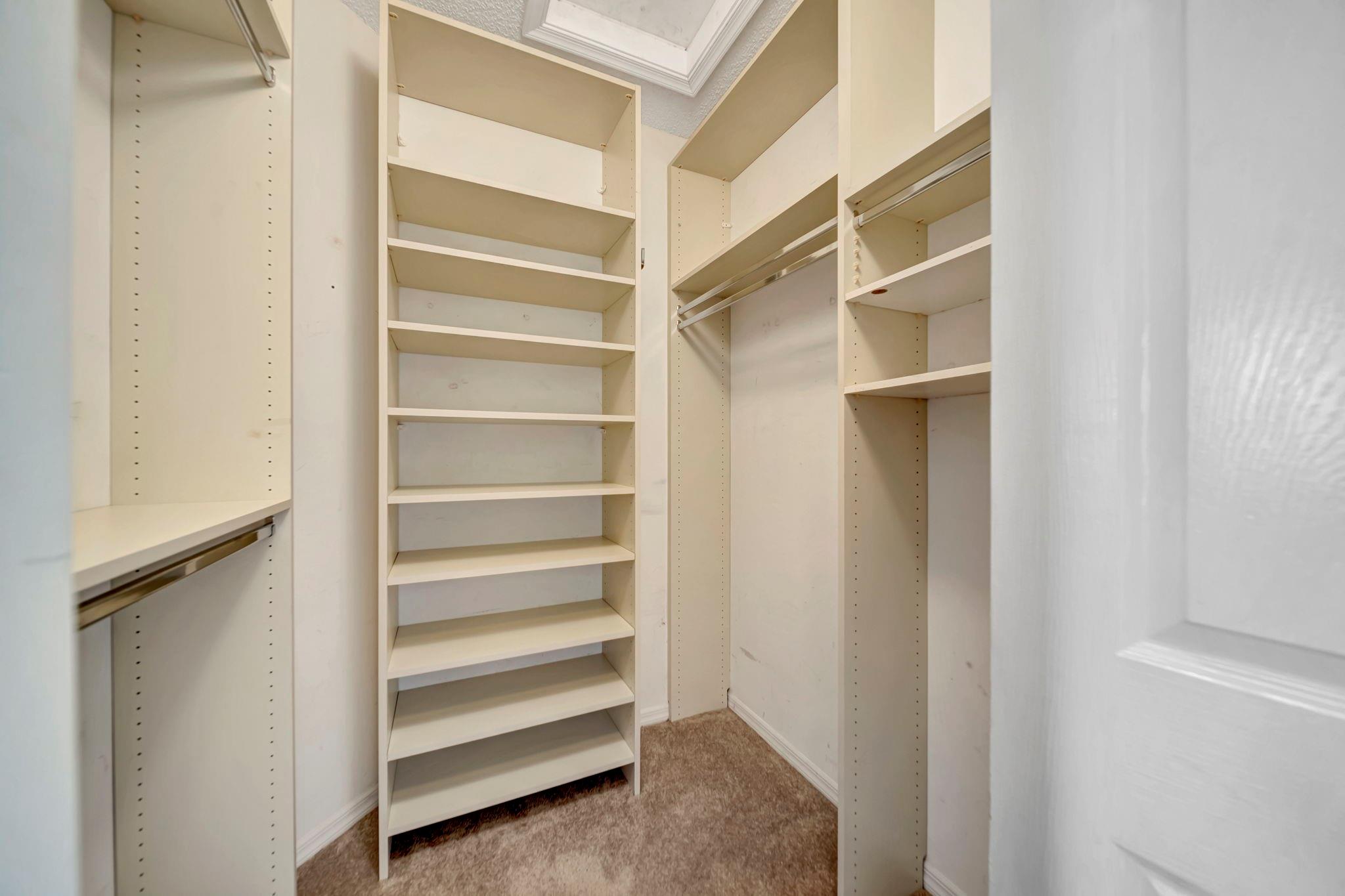 COUNTRY CLUB VILLAGE - Residential