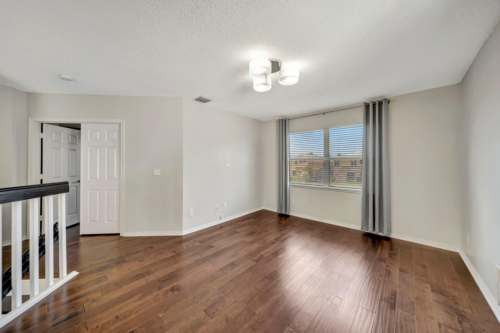 COUNTRY CLUB VILLAGE - Residential