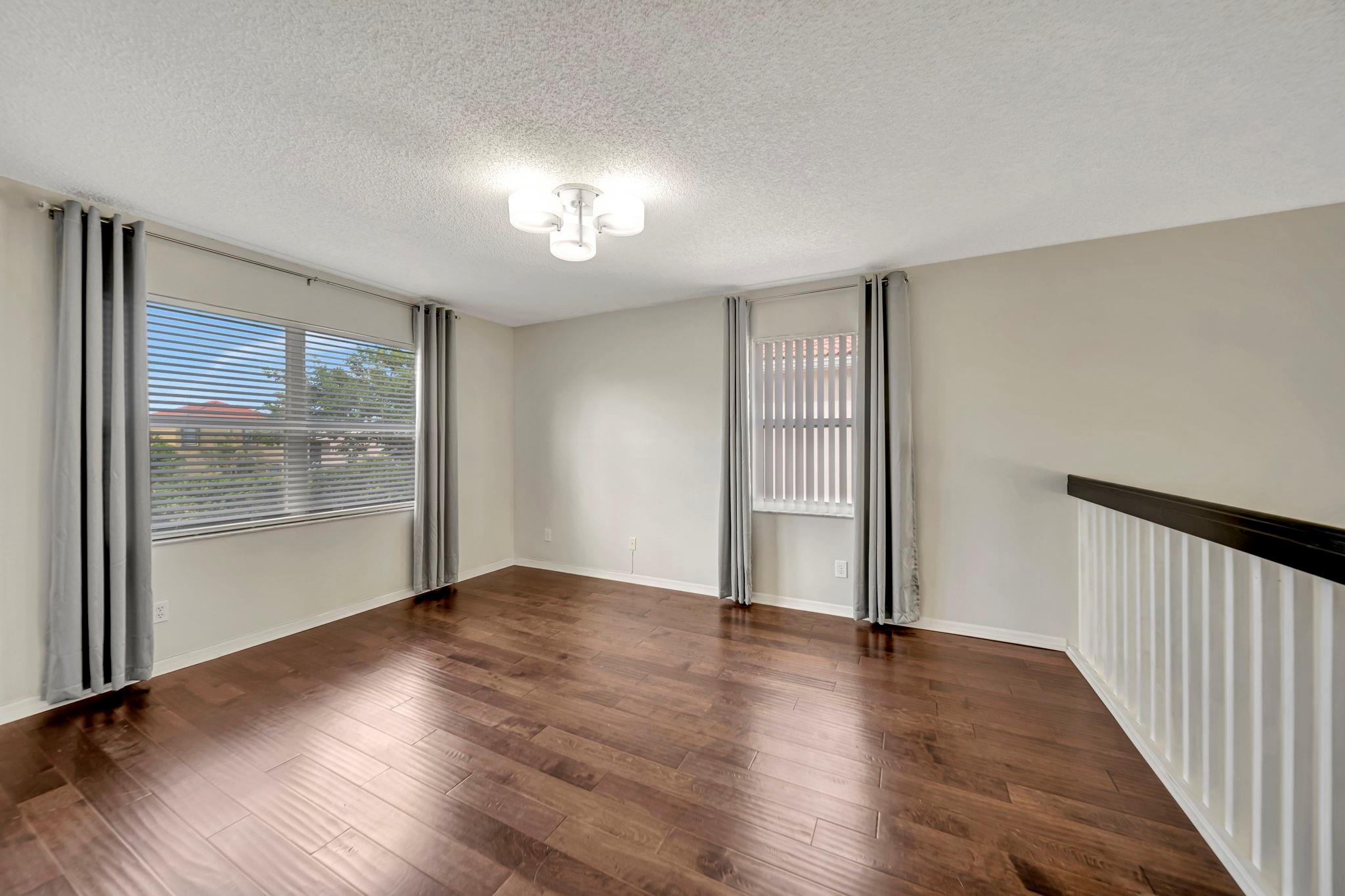 COUNTRY CLUB VILLAGE - Residential