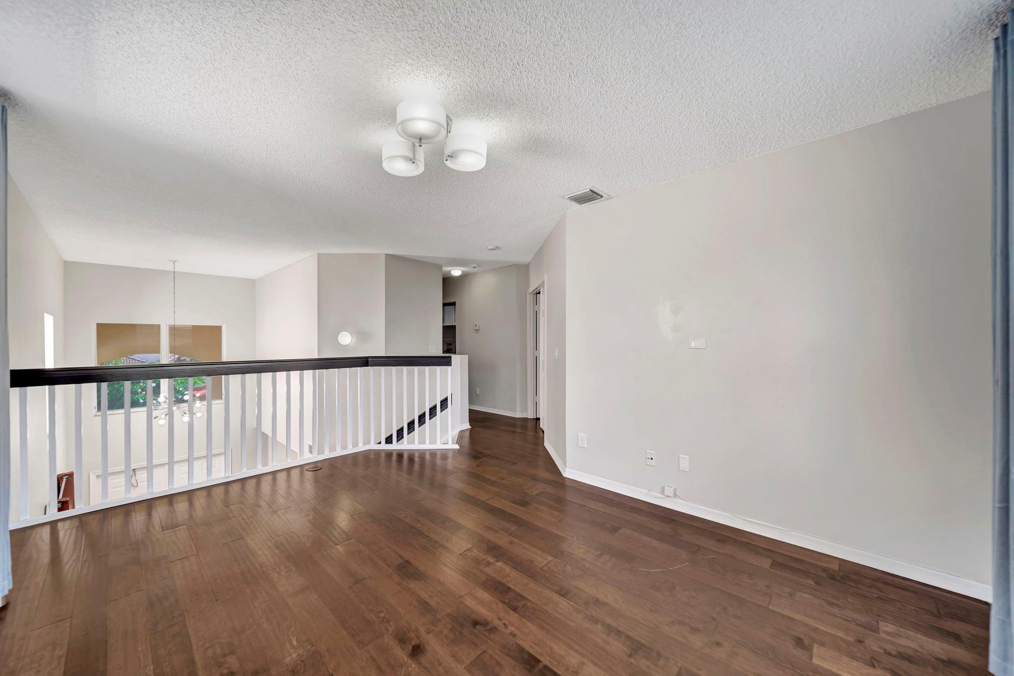 COUNTRY CLUB VILLAGE - Residential