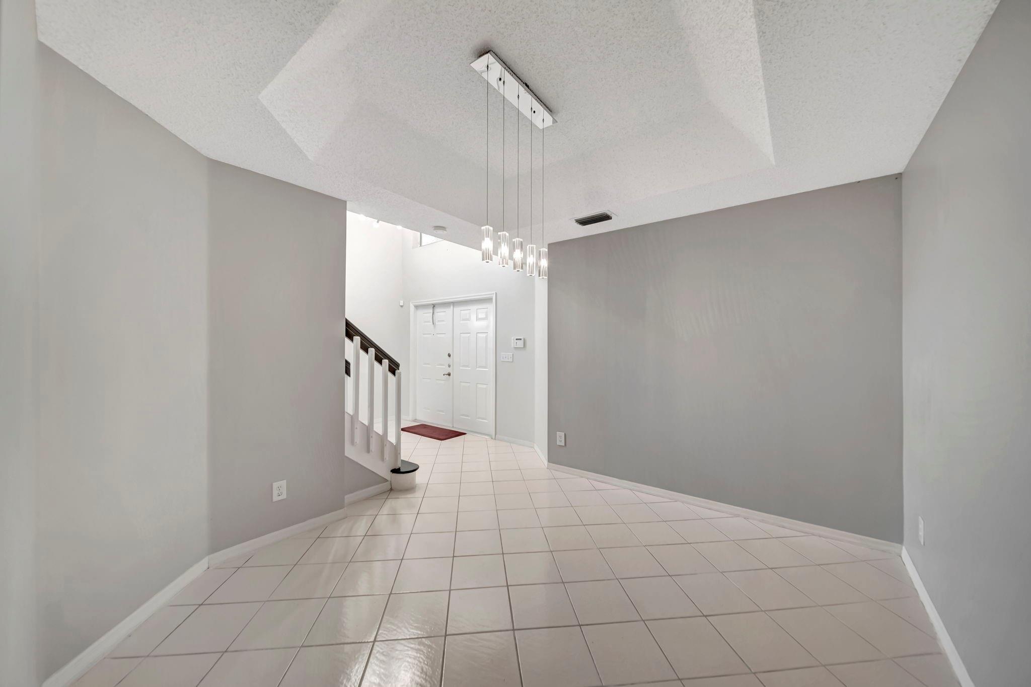 COUNTRY CLUB VILLAGE - Residential