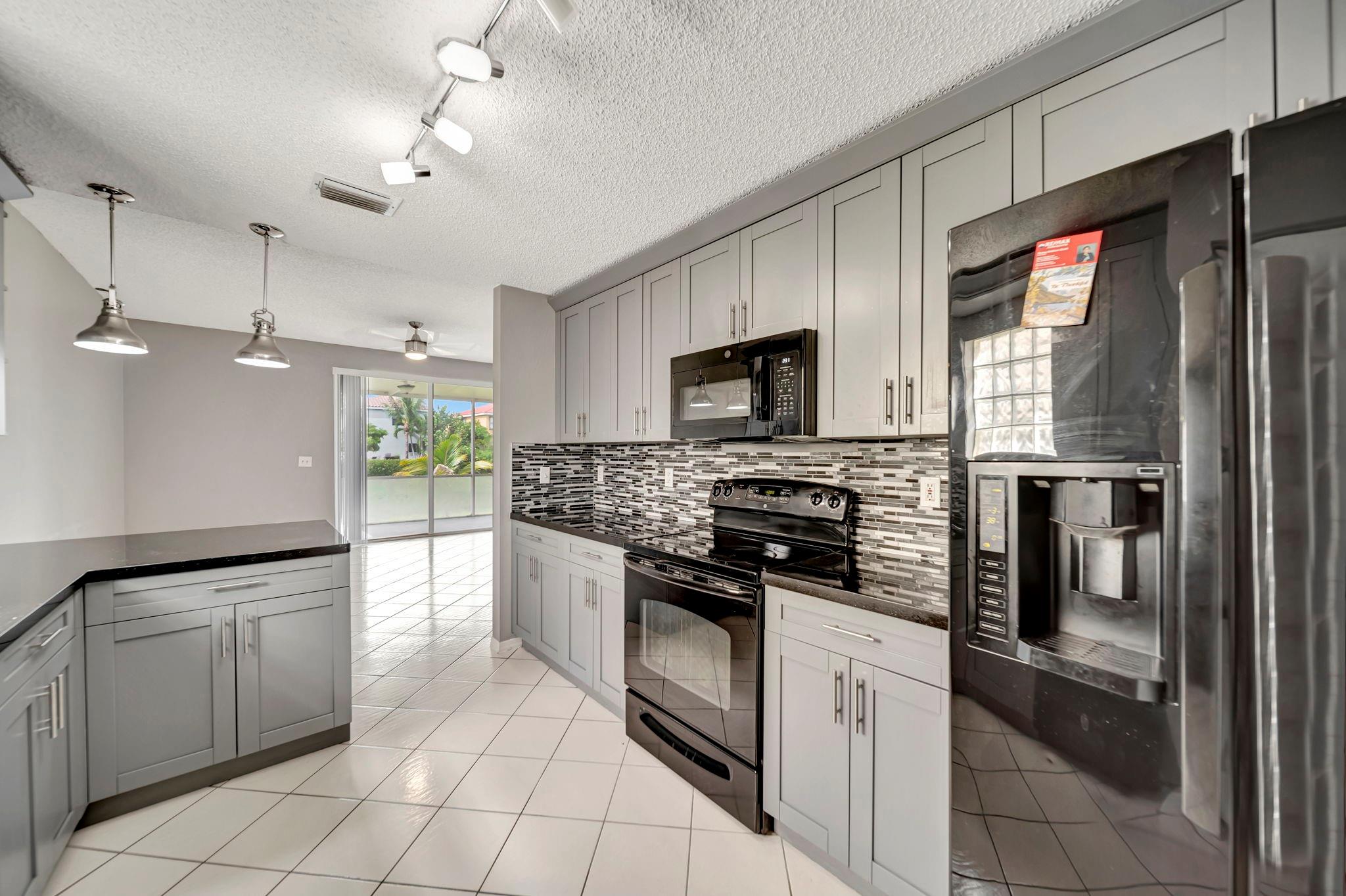 COUNTRY CLUB VILLAGE - Residential